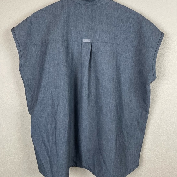 Figs Technical Collection Scrub Top in Graphite - Picture 7 of 7